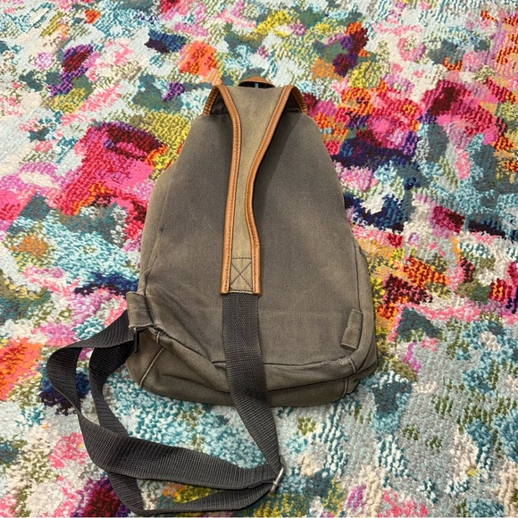 Thirty-One Tan and Brown Belt Bag with Classic Design - Picture 4 of 13